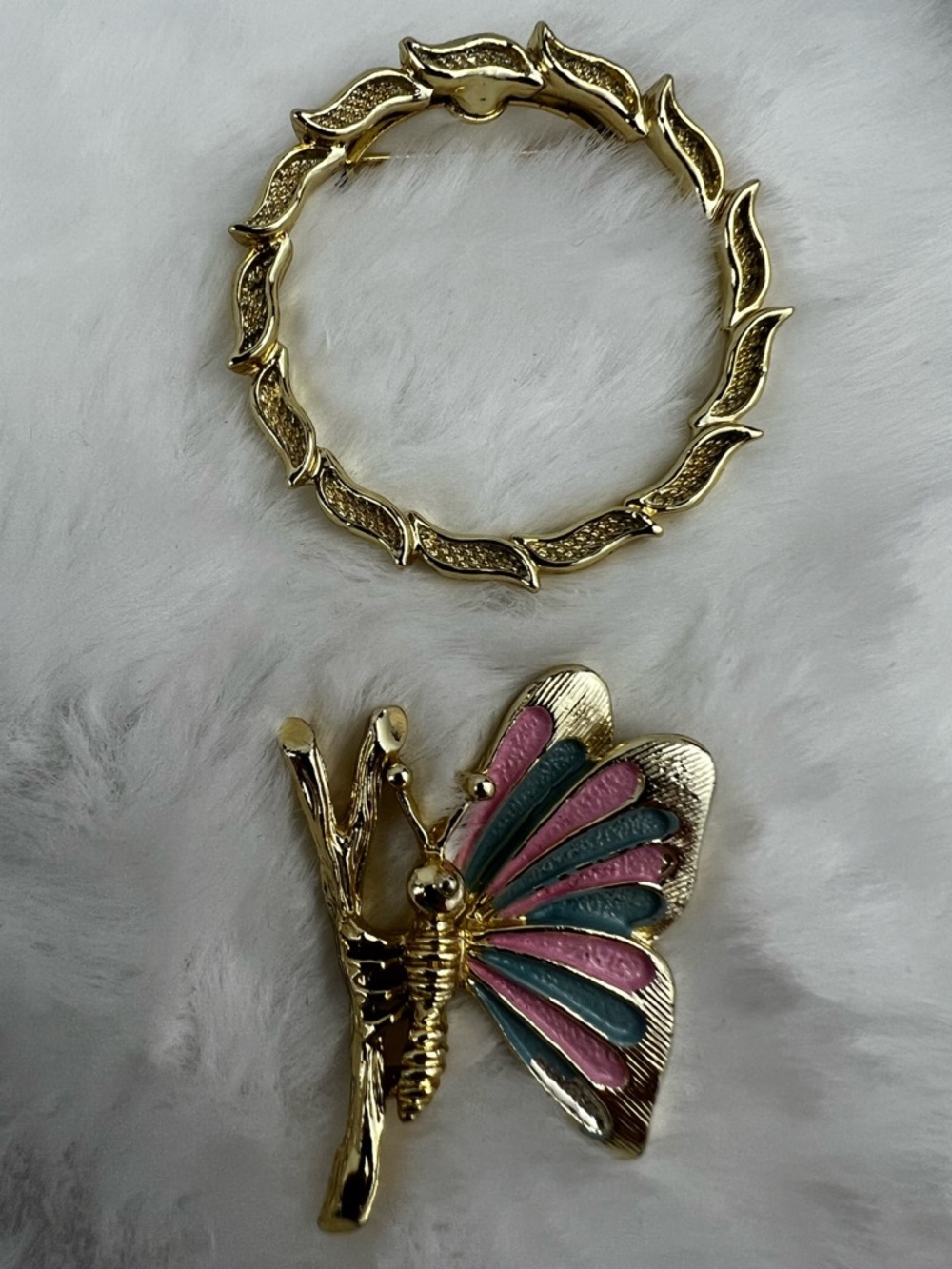 Vintage 2 Gold Toned Gerry’s Brooches